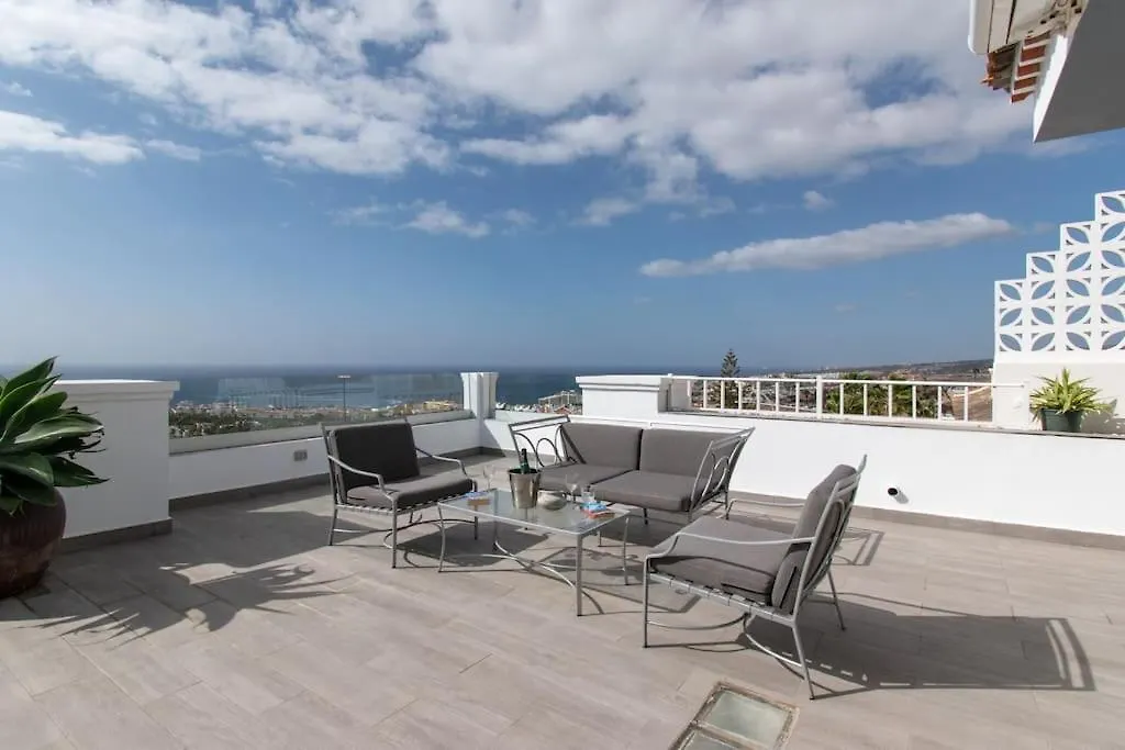 Villa Skylight. Wonderful 6 Bedroom Villa. 아데제