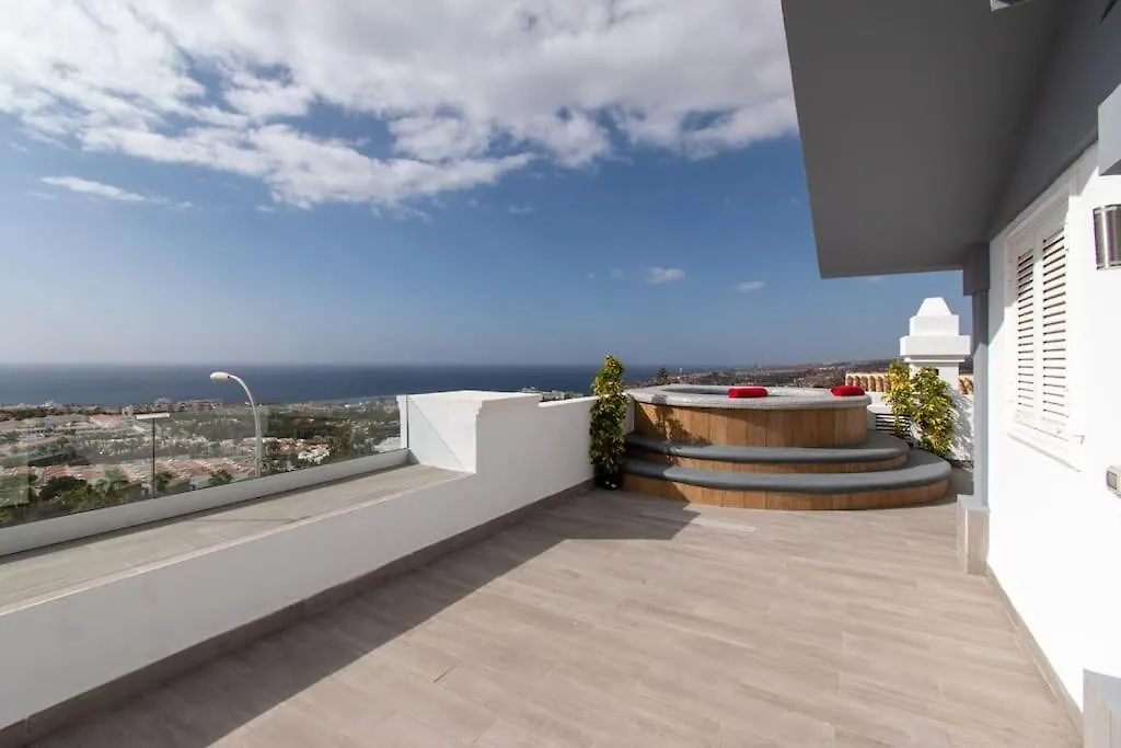 Villa Skylight. Wonderful 6 Bedroom Villa. 아데제 스페인